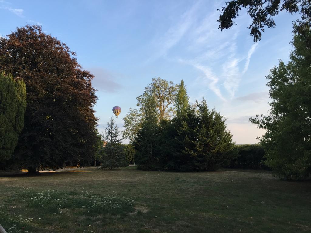 Chateau De La Folie Trie-Chateau ภายนอก รูปภาพ